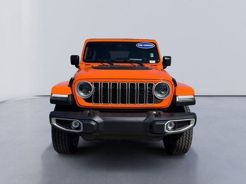 Used 2025 Jeep Wrangler Unlimited Sahara AWD/4WD image 7