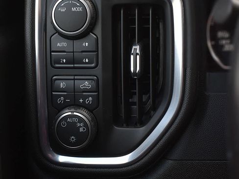 Used 2022 Chevrolet Silverado 1500 RST AWD/4WD image 23