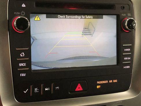 Used 2014 GMC Acadia SLE image 17