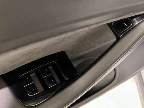 Used 2018 Tesla Model 3 Long Range image 31