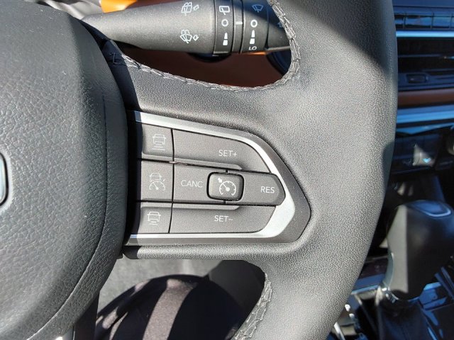 Used 2025 Jeep Compass Limited AWD/4WD image 26