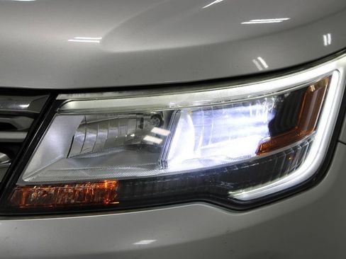 Used 2019 Ford Explorer Limited w/ Class III Trailer Tow Package image 13