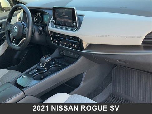 Used 2021 Nissan Rogue SV image 17