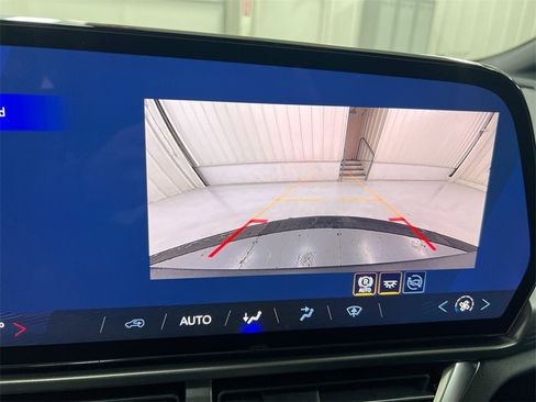 New 2026 Chevrolet Equinox EV LT image 15