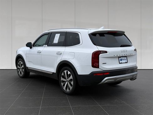 Used 2022 Kia Telluride S image 3