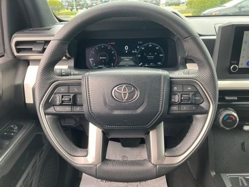 Used 2024 Toyota Tacoma TRD Off-Road image 22