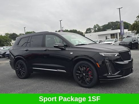 Used 2022 Cadillac XT6 Sport w/ Platinum Package AWD/4WD image 2
