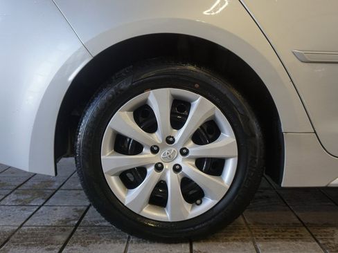 Used 2022 Toyota Corolla LE image 21