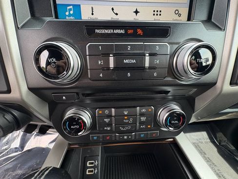 Used 2017 Ford F150 Lariat w/ Equipment Group 502A Luxury AWD/4WD image 16