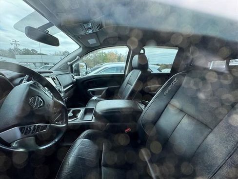 Used 2017 Nissan Titan PRO-4X w/ Pro-4x Convenience Package image 9