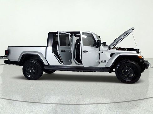 Used 2023 Jeep Gladiator Sport AWD/4WD image 15