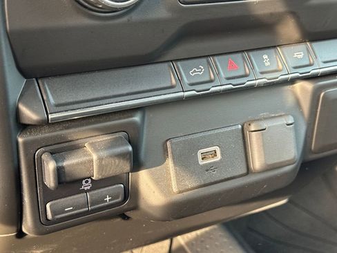 Used 2019 Chevrolet Silverado 1500 Custom w/ Custom Value Package image 29