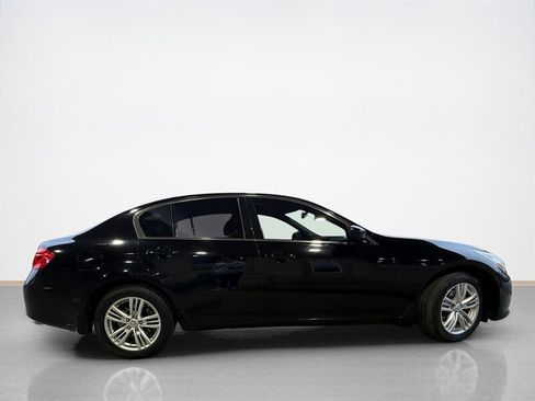 Used 2013 INFINITI G37 x w/ Premium Pkg image 2