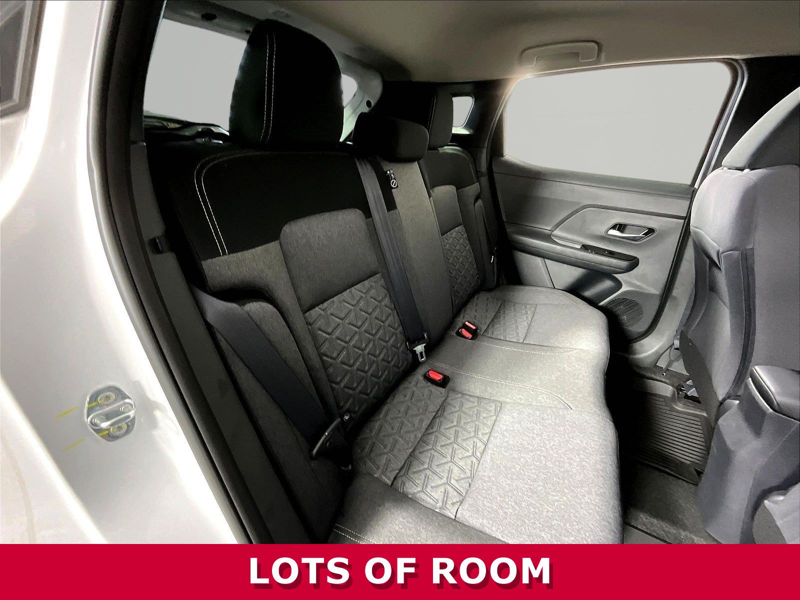 Certified 2025 Nissan Kicks SV AWD/4WD image 23