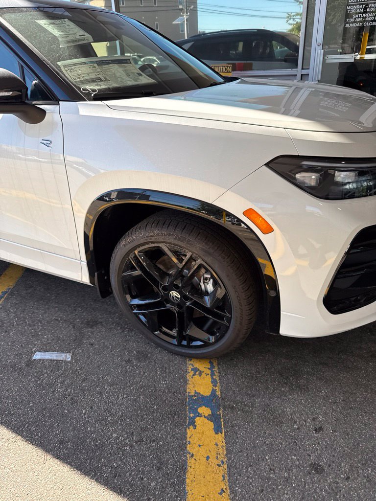 New 2026 Volkswagen Tiguan SE R-Line AWD/4WD image 4