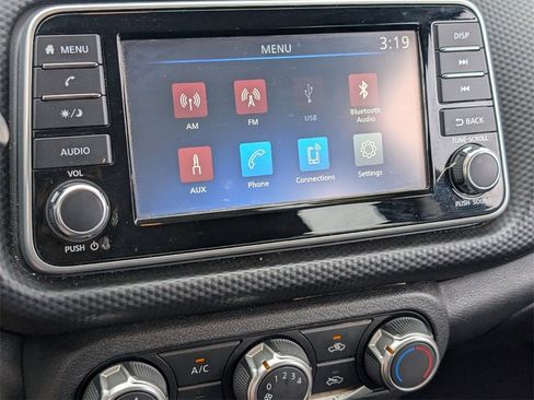 Used 2024 Nissan Kicks S image 21