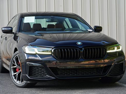 Used 2023 BMW 530i xDrive w/ M Sport Package AWD/4WD image 4