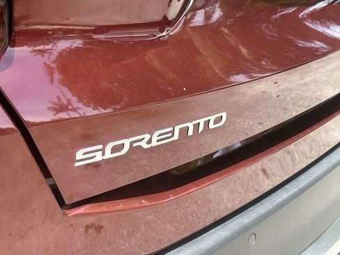Certified 2025 Kia Sorento S w/ Panoramic Sunroof Package FWD image 11