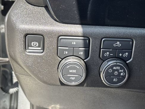 Used 2025 Chevrolet Silverado 2500 LT w/ Convenience Package AWD/4WD image 20