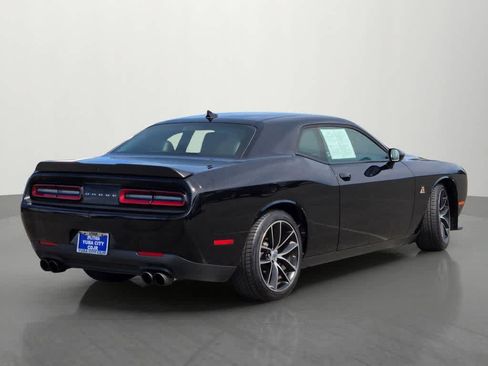 Used 2018 Dodge Challenger R/T Scat Pack w/ Leather Interior Group RWD image 6