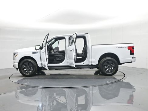 New 2025 Ford F150 Lightning Lariat image 37