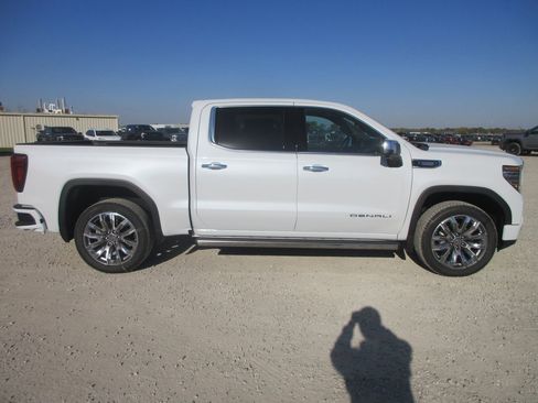 New 2026 GMC Sierra 1500 Denali w/ Denali Reserve Package image 3