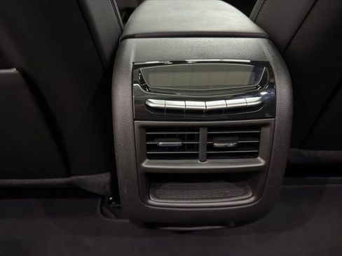 Certified 2023 Cadillac XT5 Premium Luxury image 19