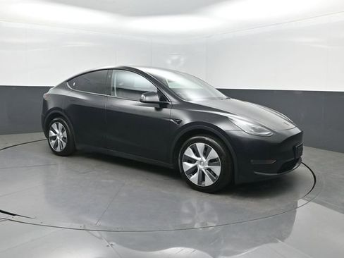 Used 2023 Tesla Model Y Long Range AWD/4WD image 29