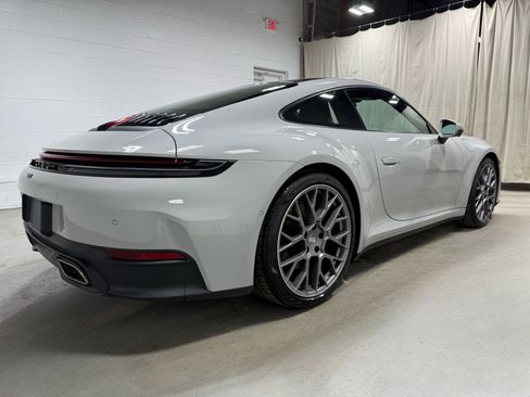 Used 2025 Porsche 911 Carrera image 4