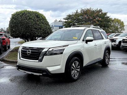 Used 2023 Nissan Pathfinder SL