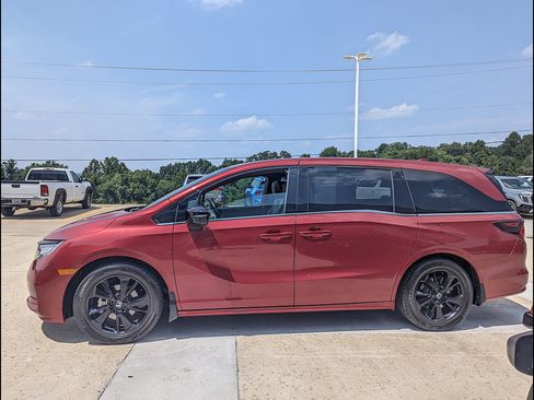 Used 2024 Honda Odyssey Sport image 9