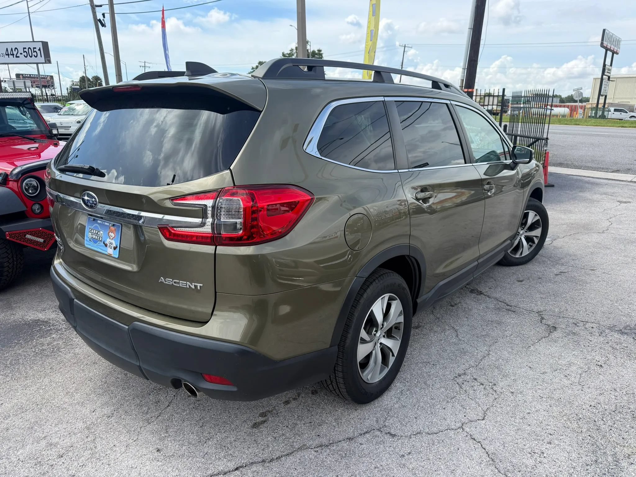 Used 2023 Subaru Ascent Premium AWD/4WD image 4