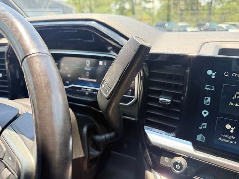 Used 2022 Chevrolet Silverado 1500 RST w/ Max Trailering Package AWD/4WD image 34