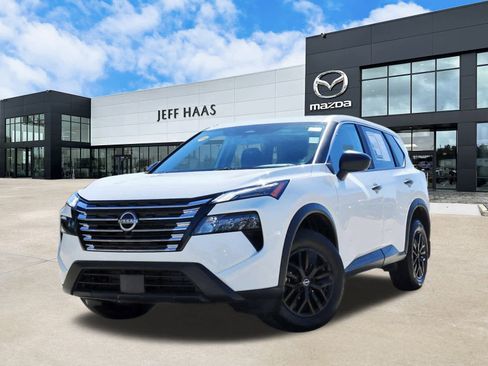 Used 2025 Nissan Rogue S image 1