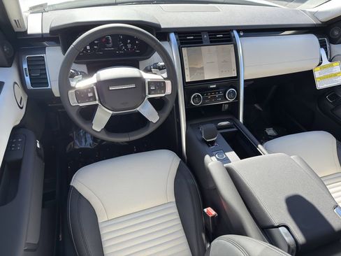 New 2026 Land Rover Discovery S image 13