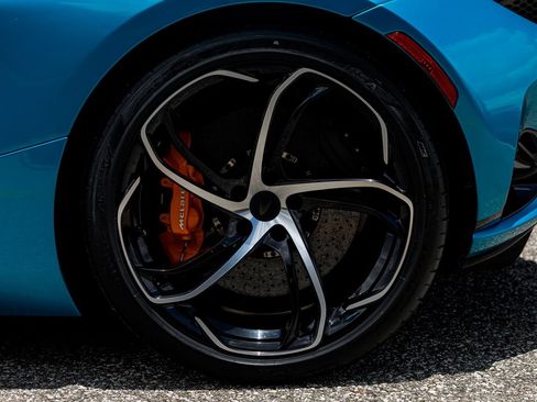 Used 2025 McLaren 750S RWD image 32