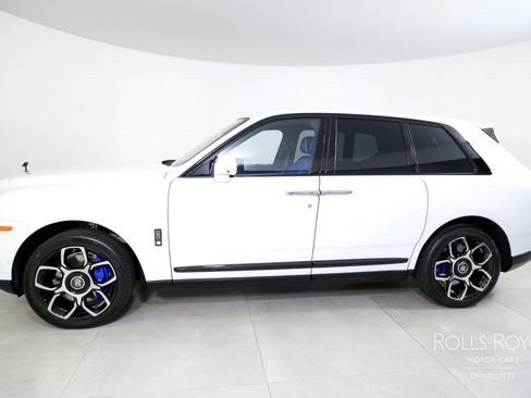 Used 2024 Rolls-Royce Cullinan Black Badge image 3