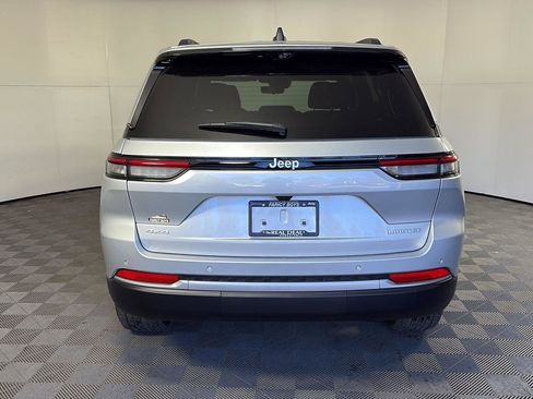 New 2026 Jeep Grand Cherokee Limited w/ Luxury Tech Group II AWD/4WD image 5