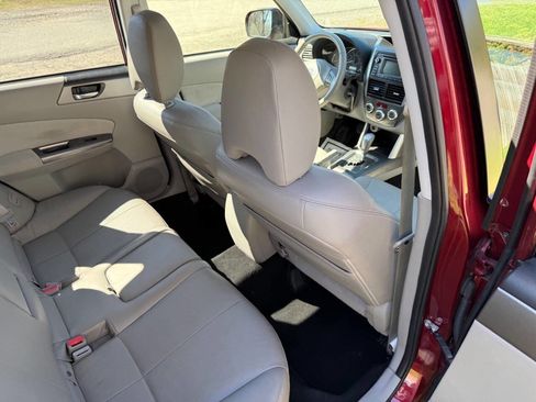 Used 2012 Subaru Forester 2.5X Limited AWD/4WD image 12