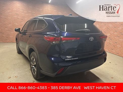 Used 2021 Toyota Highlander XLE image 4