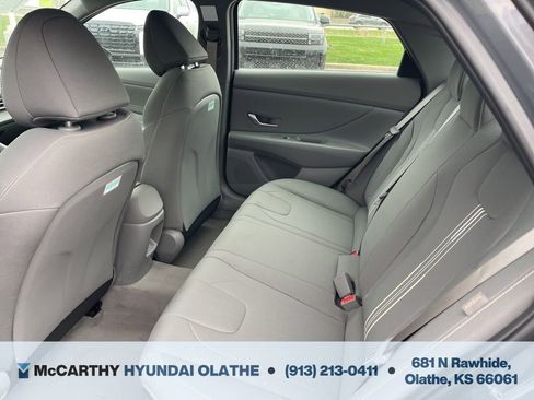 Used 2025 Hyundai Elantra Sport FWD image 5