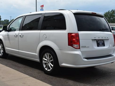 Used 2019 Dodge Grand Caravan SXT FWD image 13