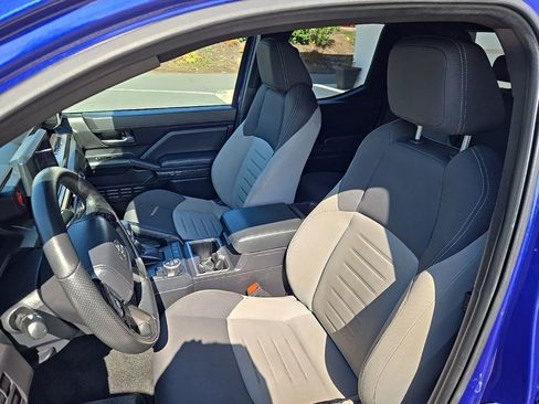 Used 2024 Toyota Tacoma TRD Off-Road image 14