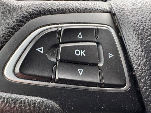 Used 2018 Ford Escape SE image 16