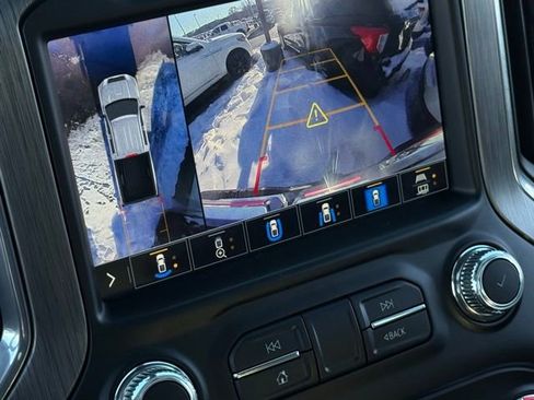 Used 2022 GMC Sierra 2500 Denali image 4