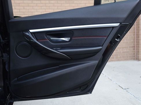 Used 2018 BMW 330i Sedan RWD image 16
