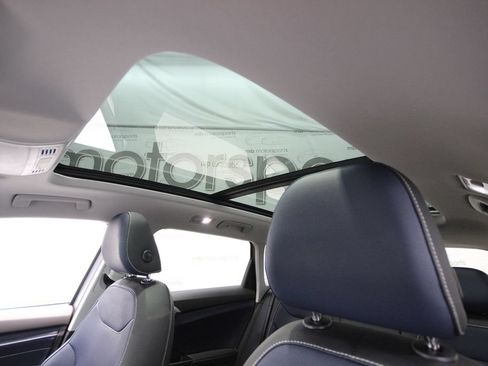 Used 2025 Volkswagen Taos SEL AWD/4WD image 28