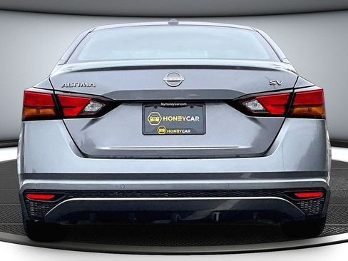 Used 2024 Nissan Altima 2.5 SV image 5