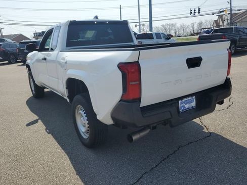 Used 2024 Toyota Tacoma SR image 3