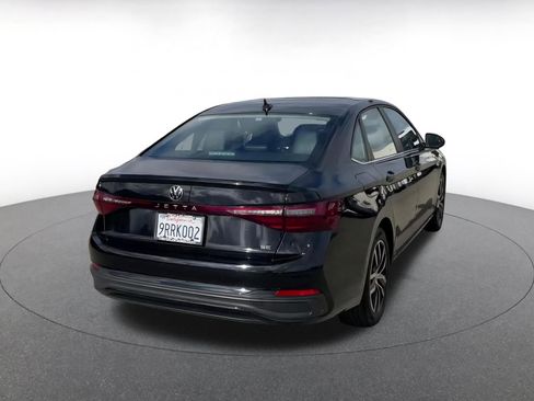 Used 2025 Volkswagen Jetta SE image 14